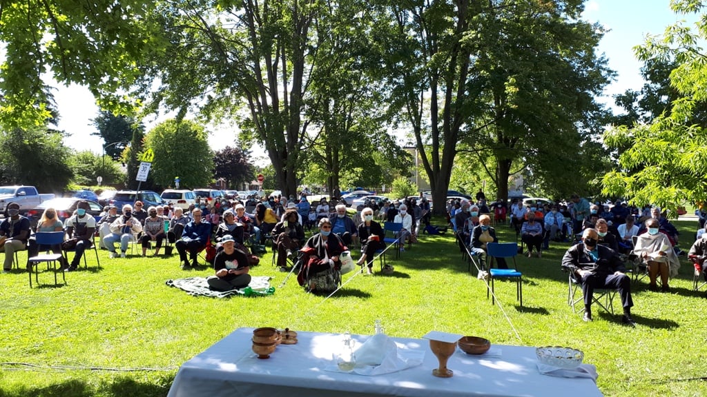 Invitation à la messe en plein air et BBQ Familial